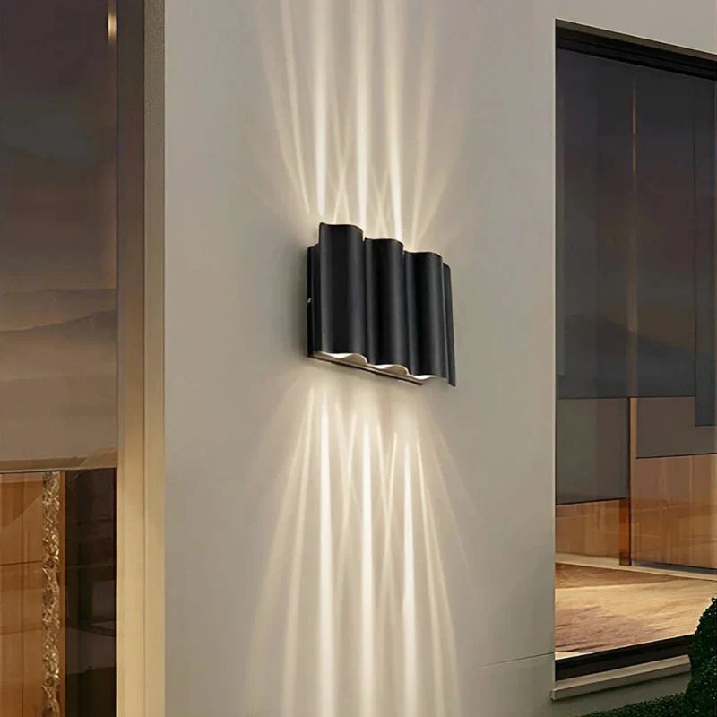 Aluma Wave Outdoor Wall Light | Black Modern Design, IP65 Waterproof 4