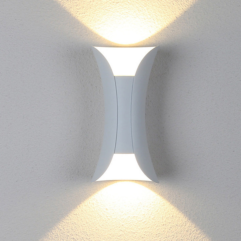 Noxen Outdoor Wall Lamp | Metal and Acrylic, IP65 Rated for Garden and Corridor 2