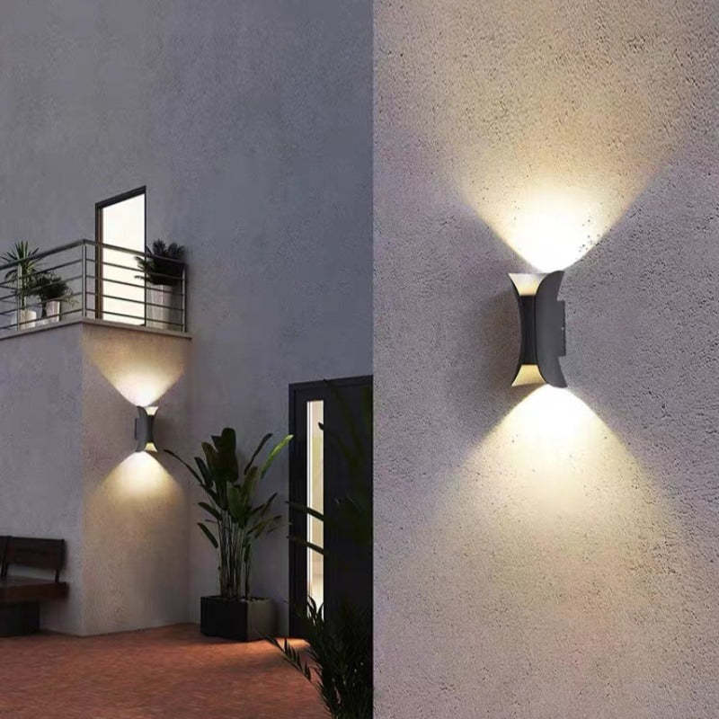 Noxen Outdoor Wall Lamp | Metal and Acrylic, IP65 Rated for Garden and Corridor 3