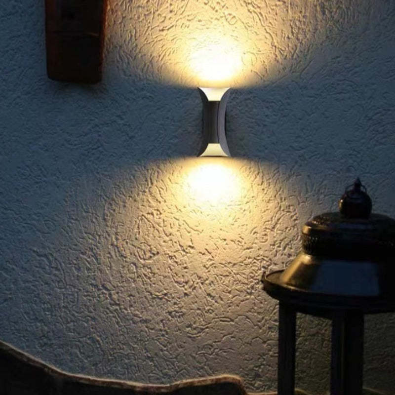 Noxen Outdoor Wall Lamp | Metal and Acrylic, IP65 Rated for Garden and Corridor 4