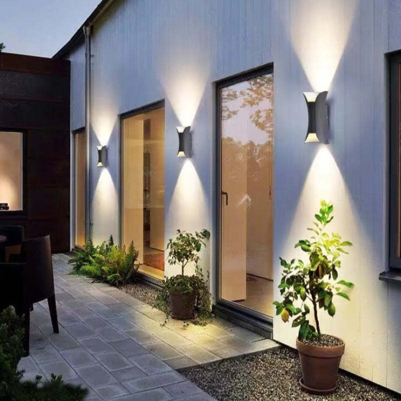Noxen Outdoor Wall Lamp | Metal and Acrylic, IP65 Rated for Garden and Corridor 7