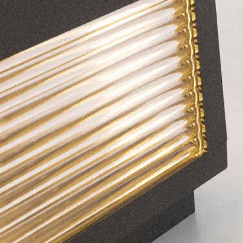 Riley Solar Garden Light | IP65 Weatherproof, Modern Design 3